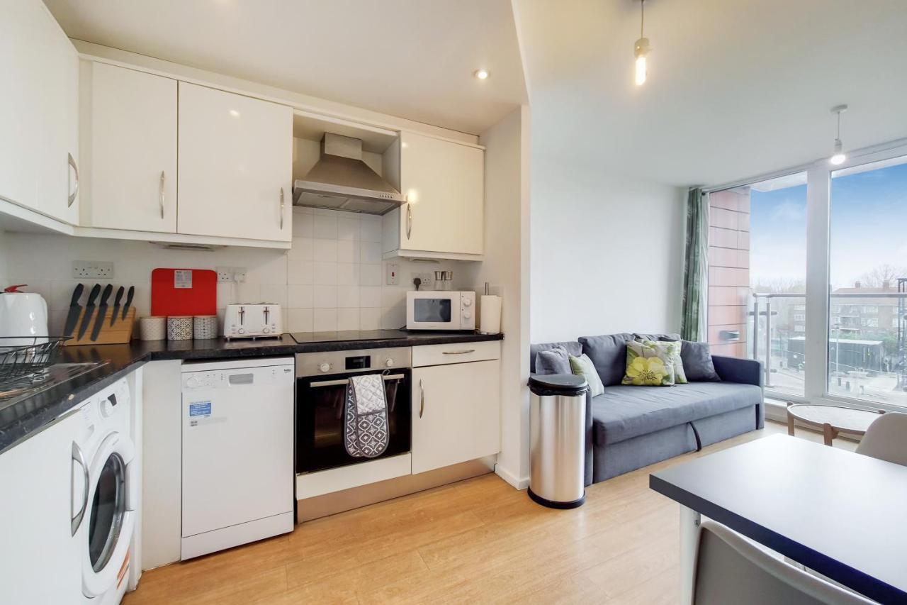 Free Parking - Two Bed Apartment By London Docklands エクステリア 写真